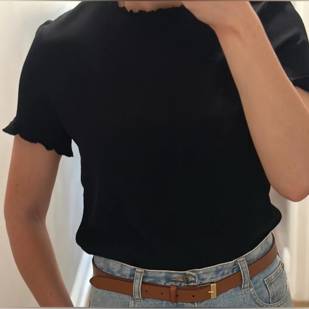 Kate Spade Ruffled blouse, Short Sleeve, Black, size 6